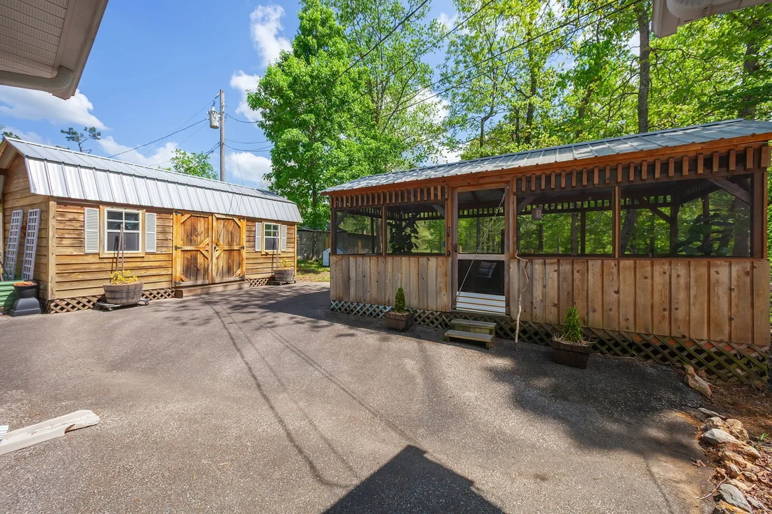 Photo of 455 Madison Cir