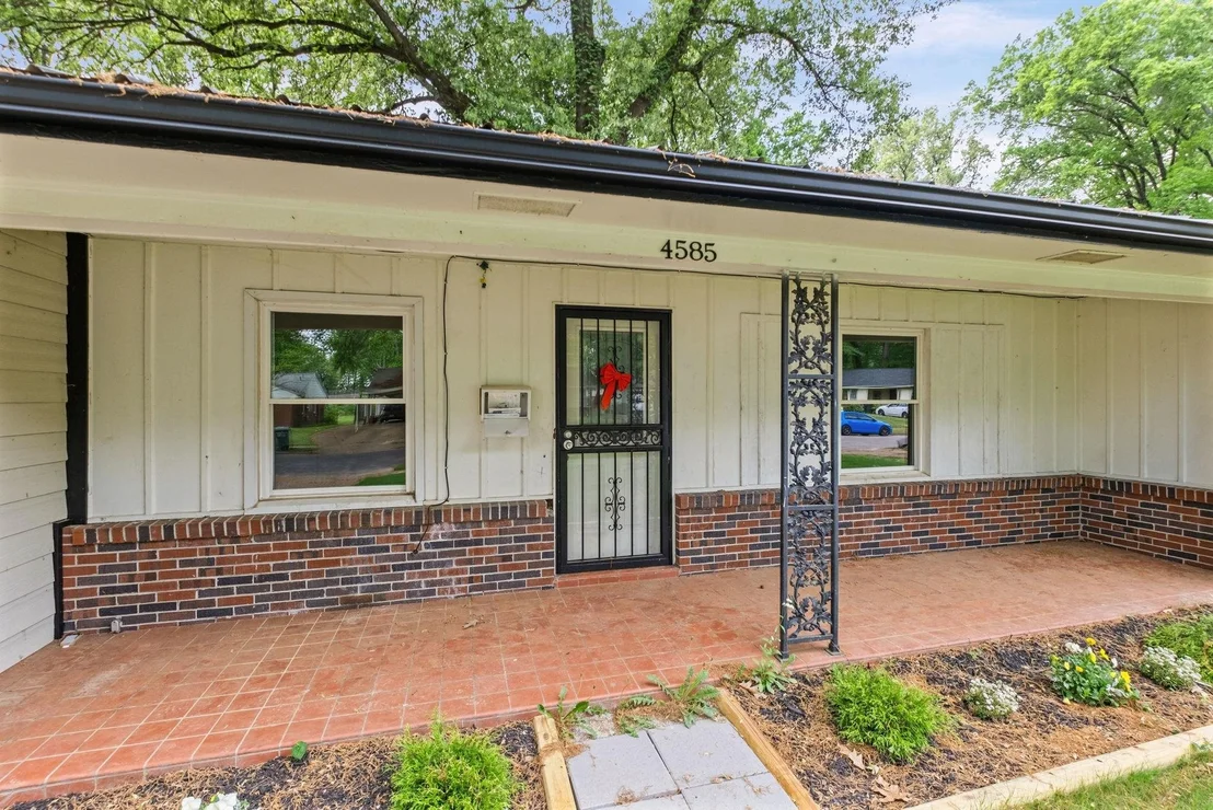 Photo of 4585 HELENE RD