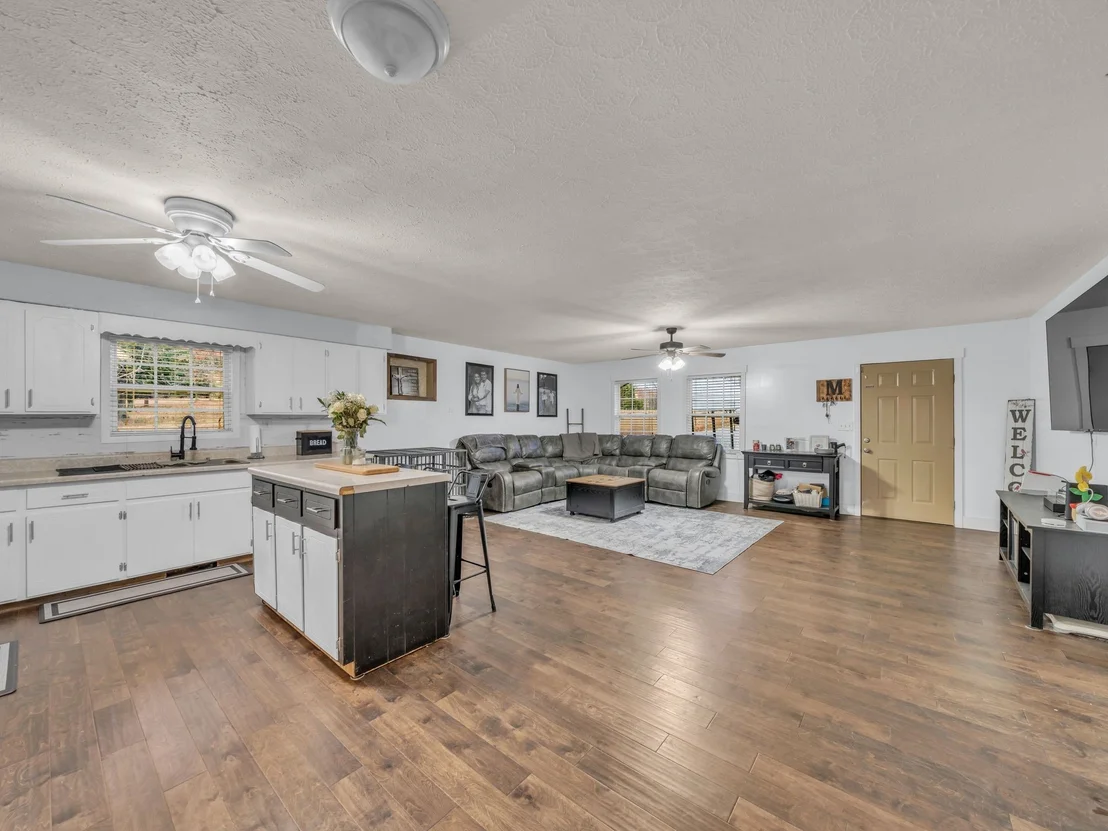 Photo of 4055 Erin Rd