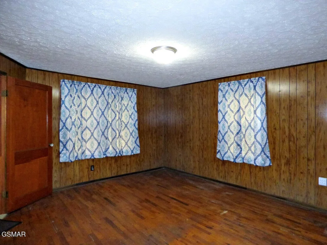 Photo of 485 Longmire Road