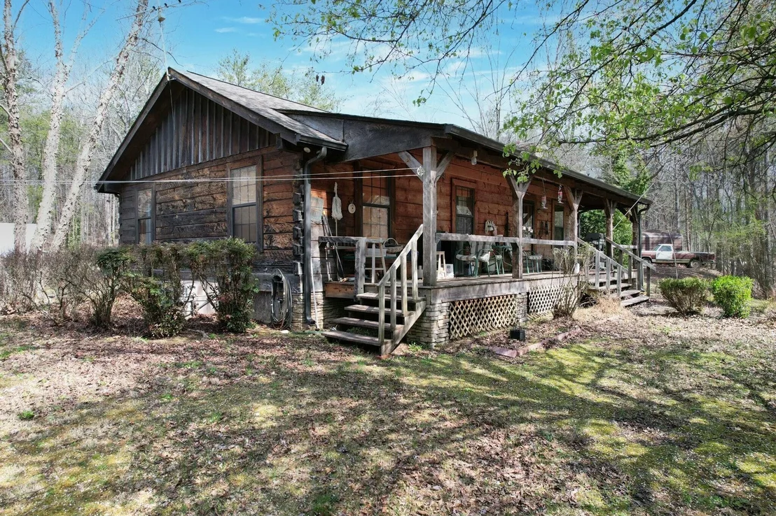 Photo of 561 Mountain View Road