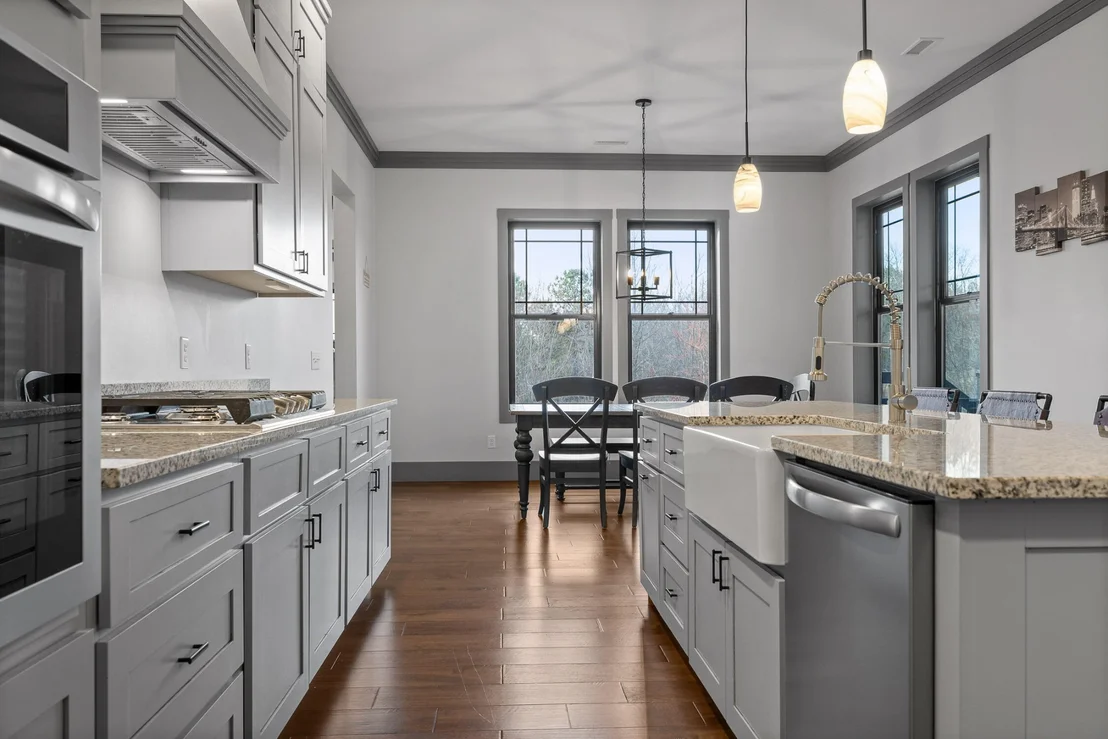 Photo of 2323 River Bluffs Drive