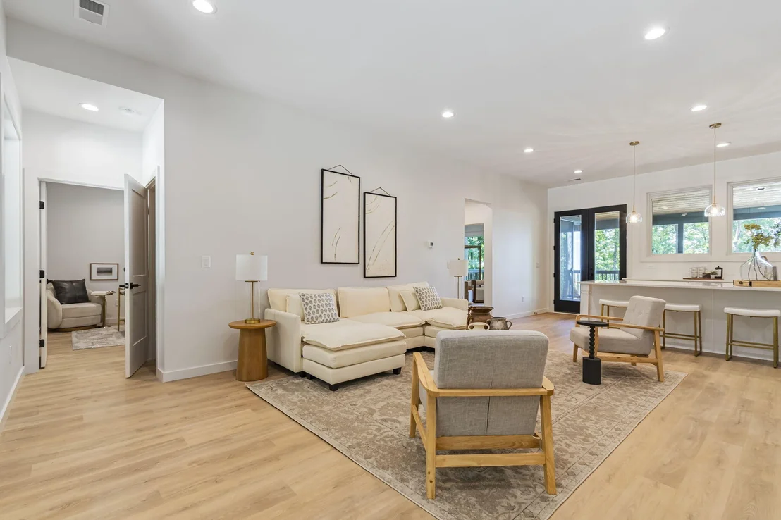 Photo of 824 Valley View Drive