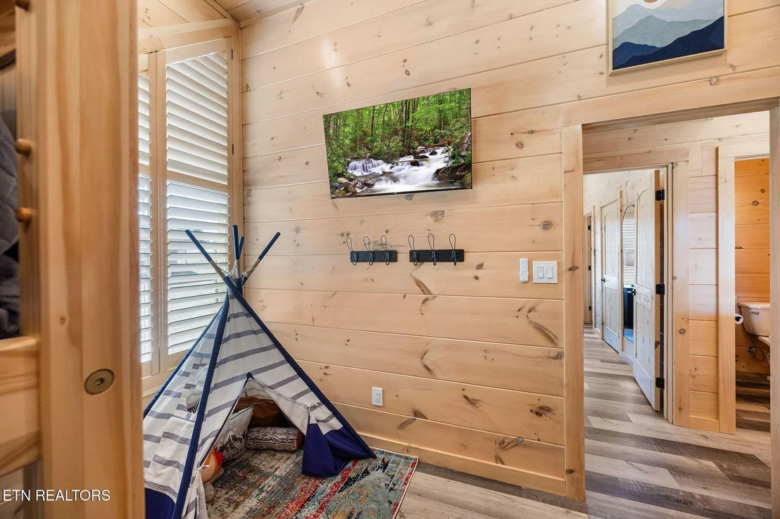 Photo of 519 Warbonnet Way