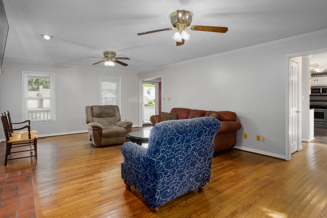 Photo of 103 Oakview St