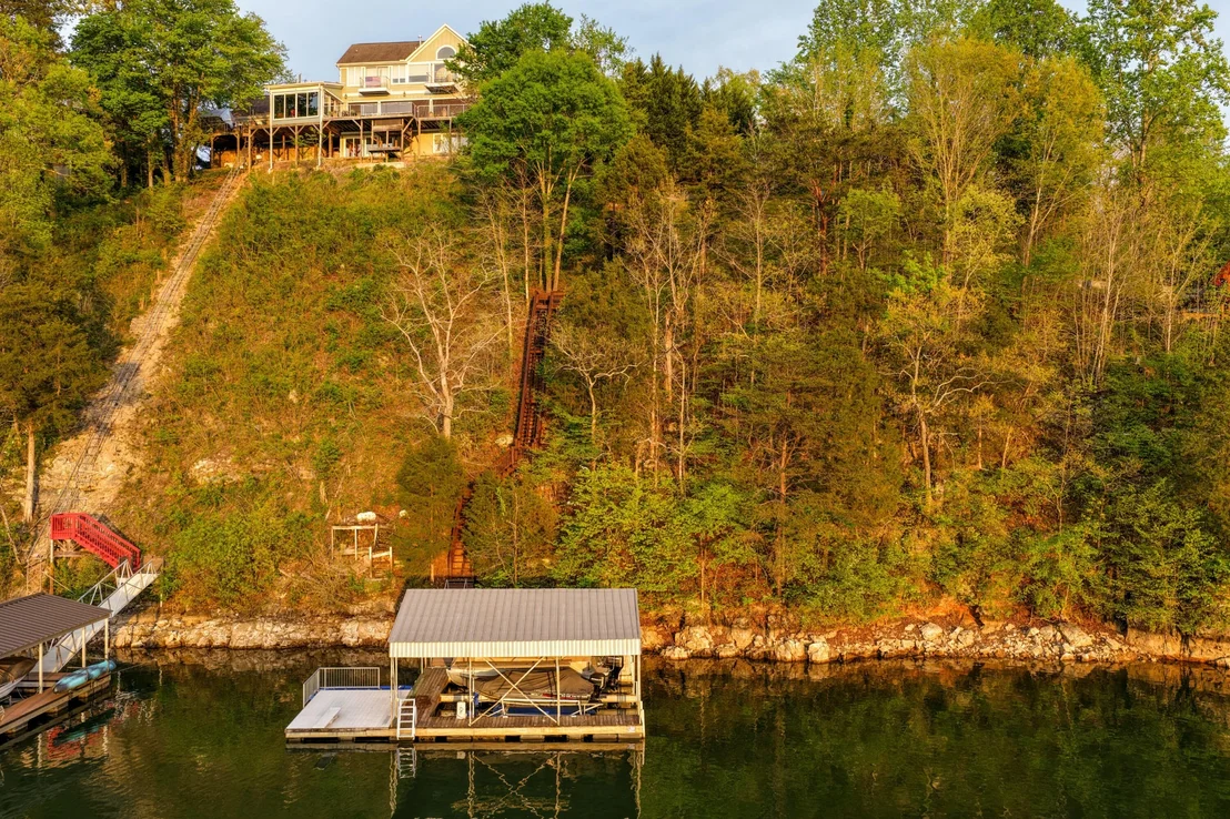 Photo of 979 Clift Cave Road
