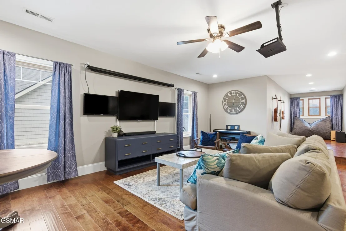 Photo of 701 Waters Edge