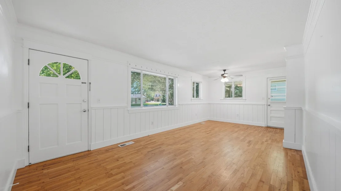 Photo of 8319 Oak Drive
