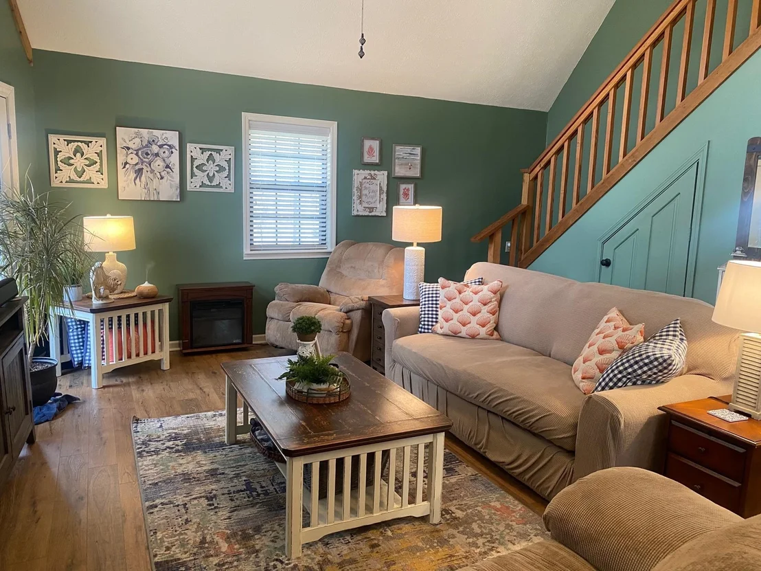 Photo of 124 DELORES CV