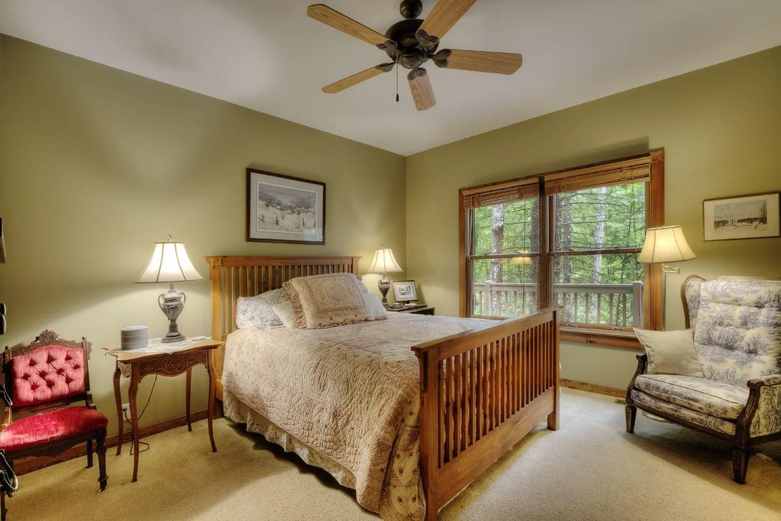 Photo of 121 Greystone Way