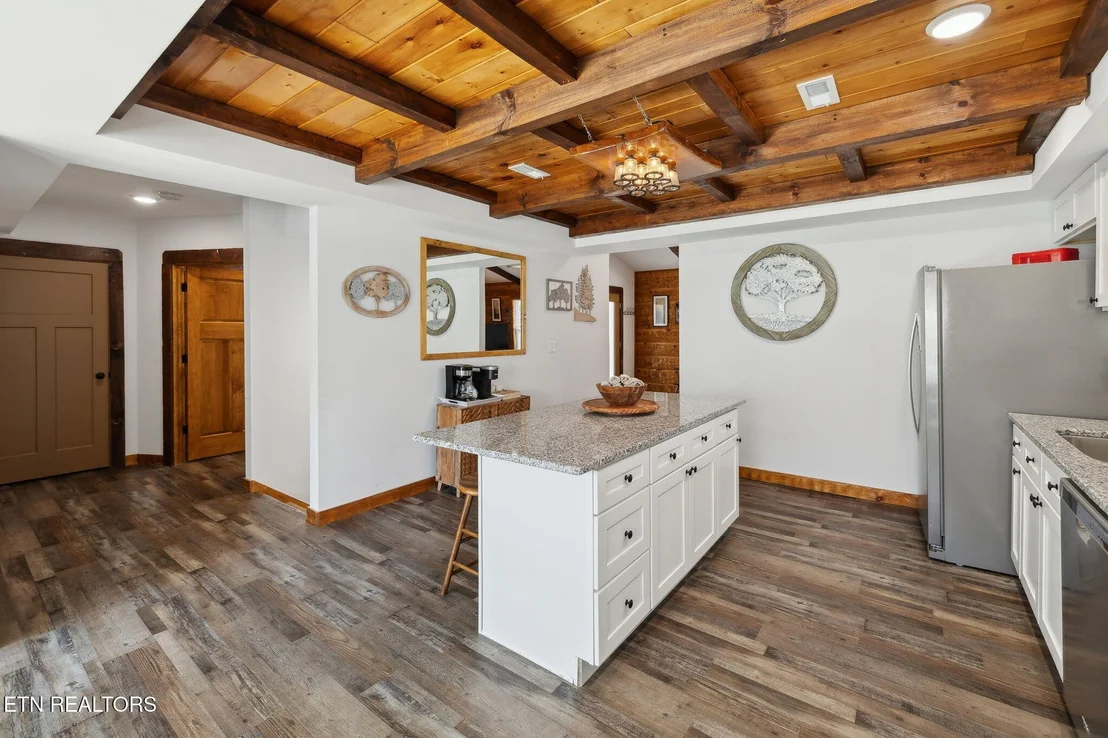 Photo of 330 Rainbow Circle