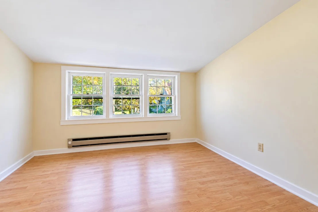 Photo of 116 W Swan St