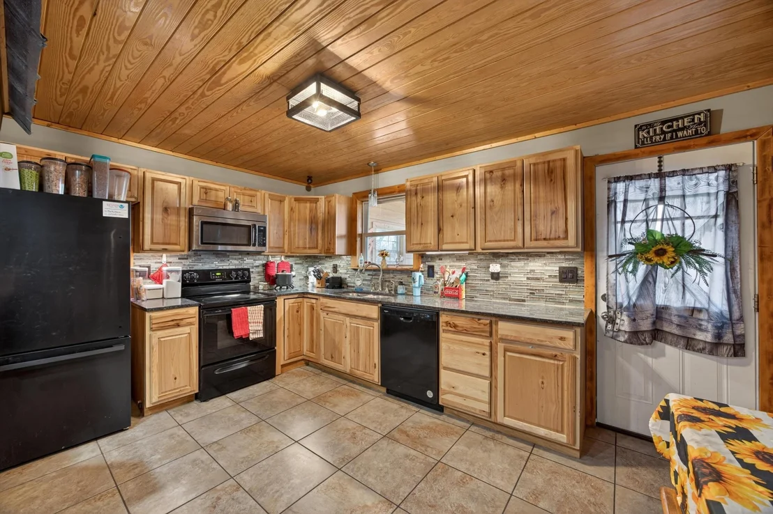 Photo of 230 SE Fairview Drive SE