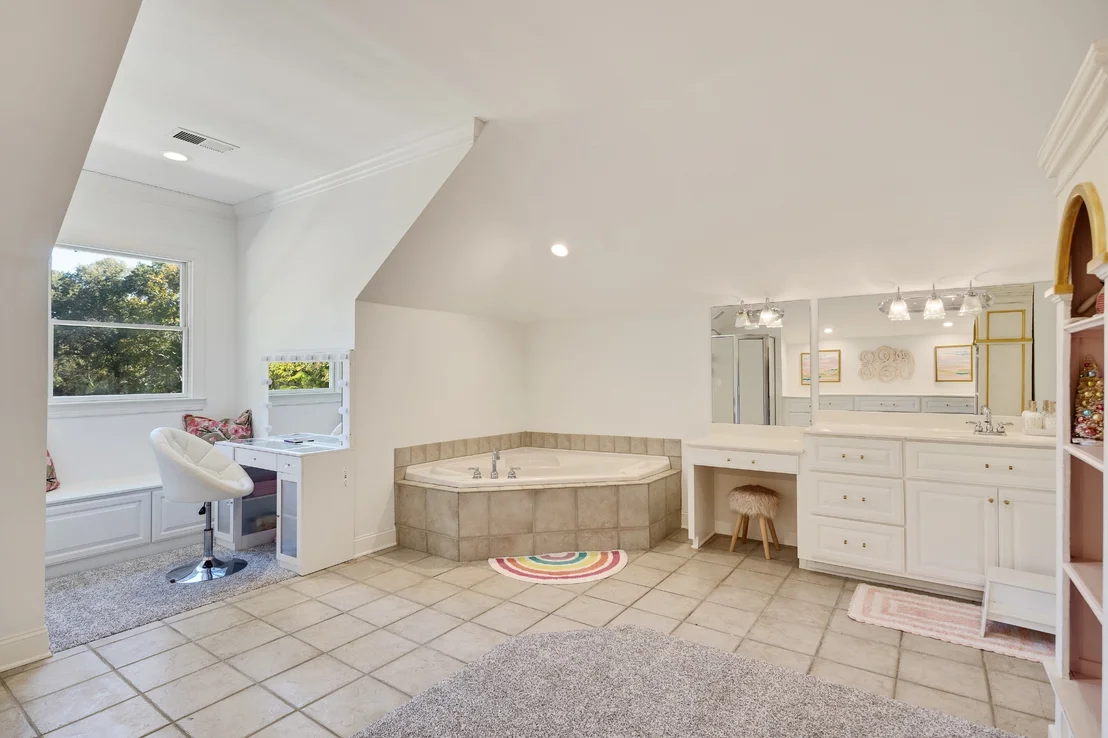 Photo of 135 Windy City Rd