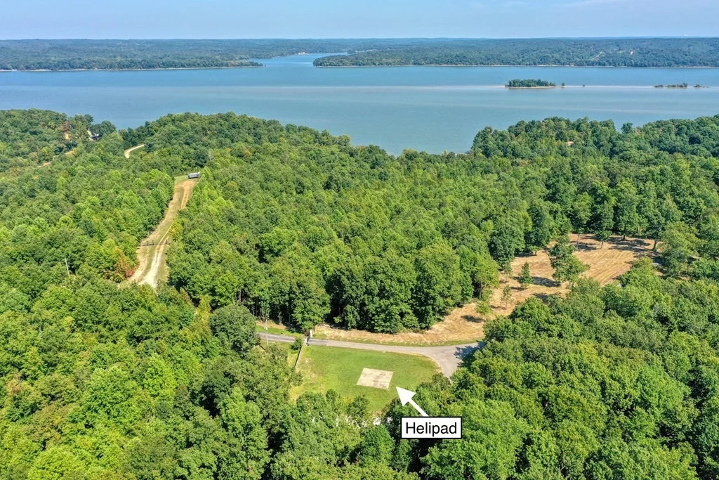 Photo of 685 River Oaks Dr