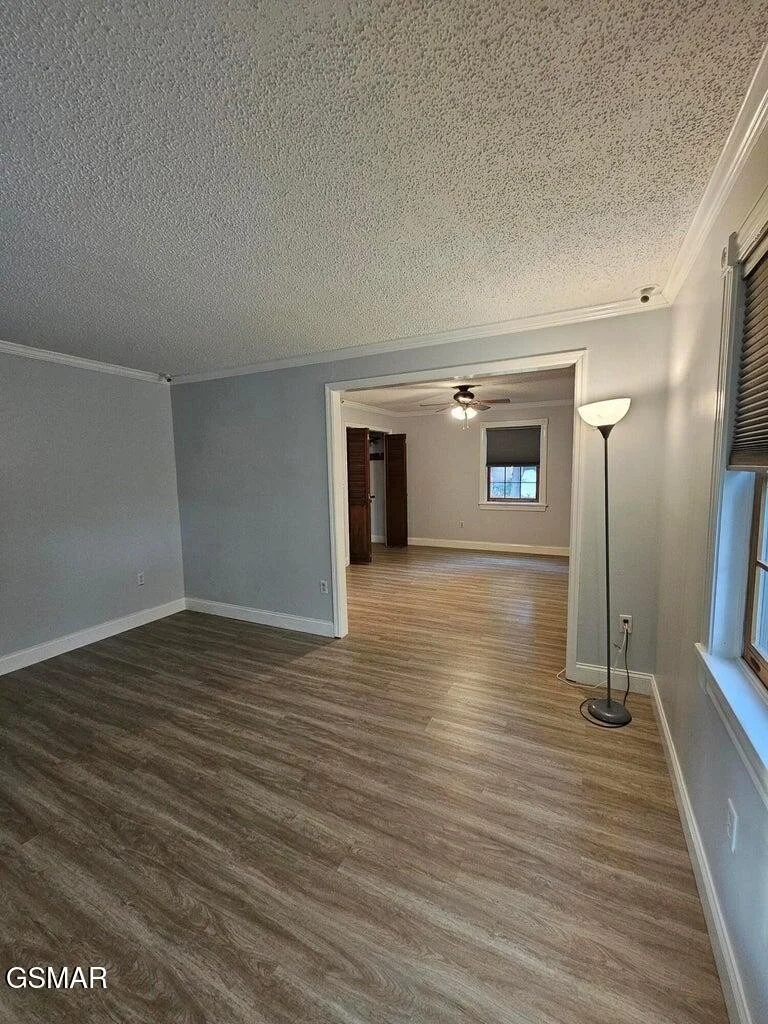 Photo of 716 White Oak Circle