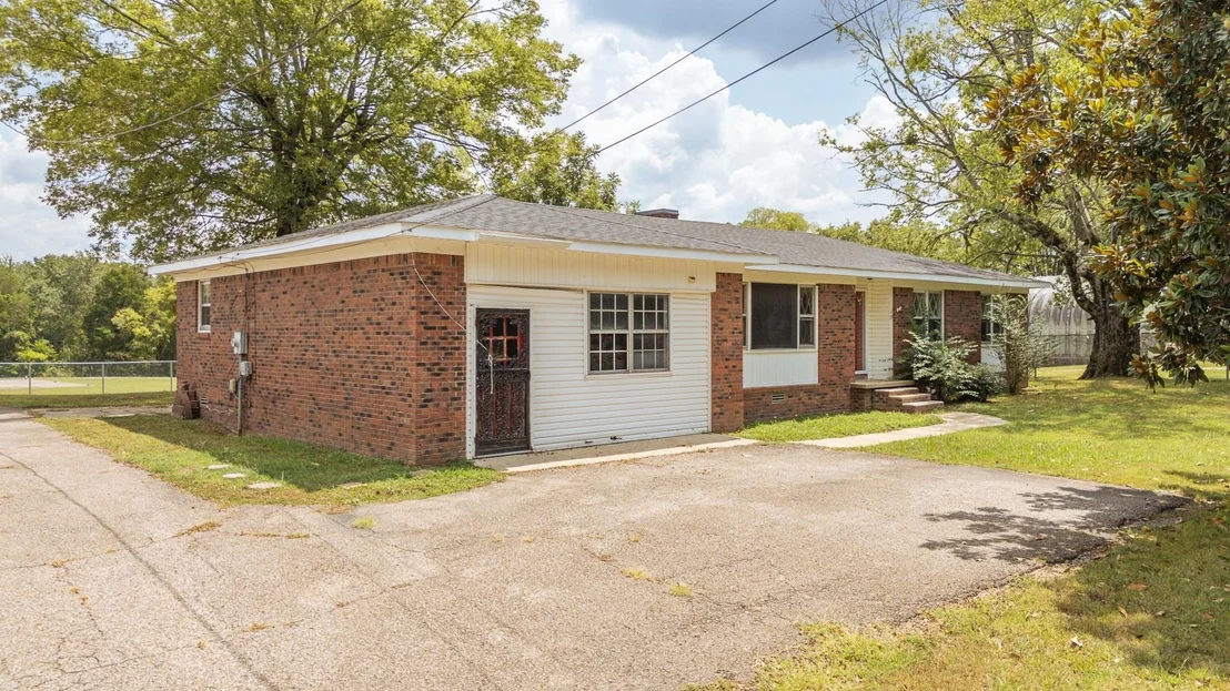 Photo of 70 RIVERSIDE DR
