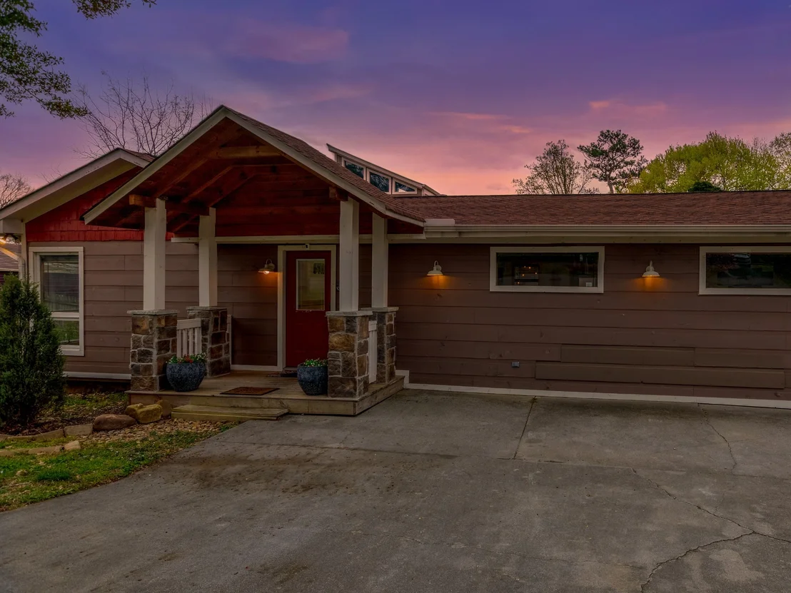 Photo of 812 Starlight Ln
