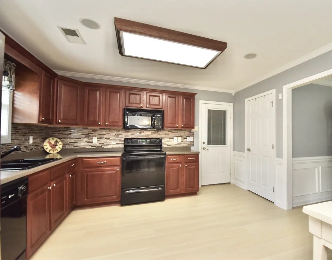 Photo of 114 Roxbury Dr