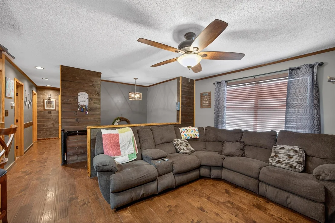 Photo of 230 SE Fairview Drive SE