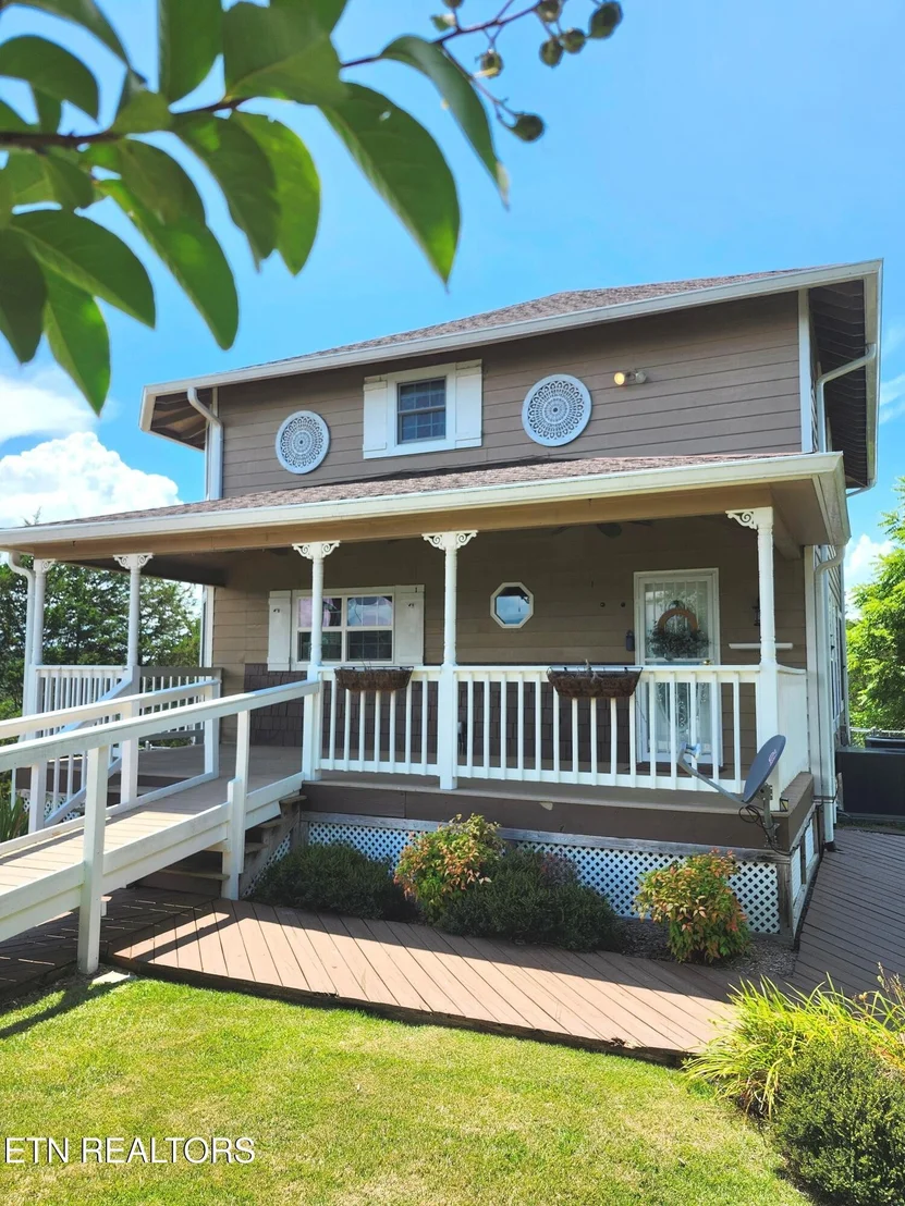 Photo of 1110 Bayfront Drive
