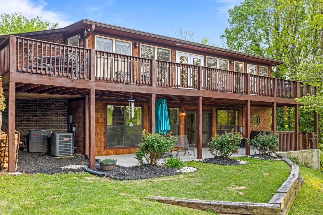 Photo of 979 Clift Cave Road