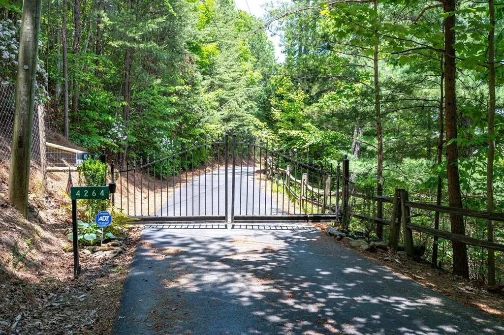 Photo of 4264 Round Top Way