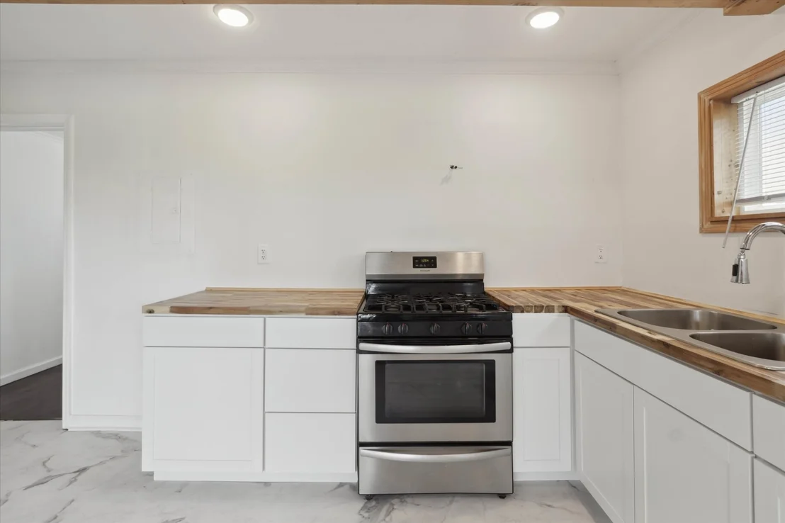 Photo of 320 Stewart Rd