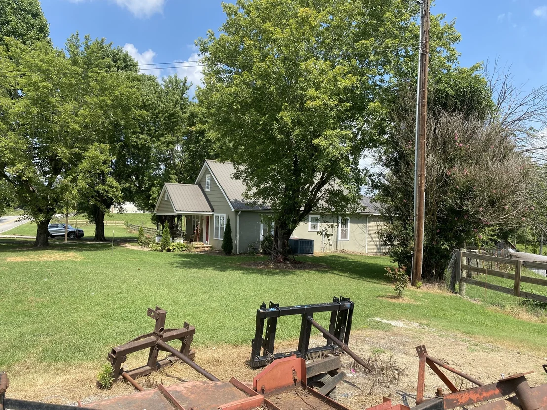 Photo of 691 Hodges Bridge Rd
