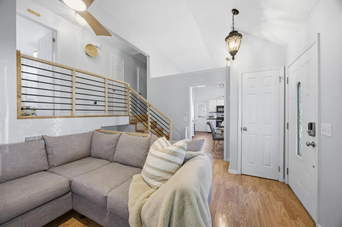 Photo of 36 Crest Circle