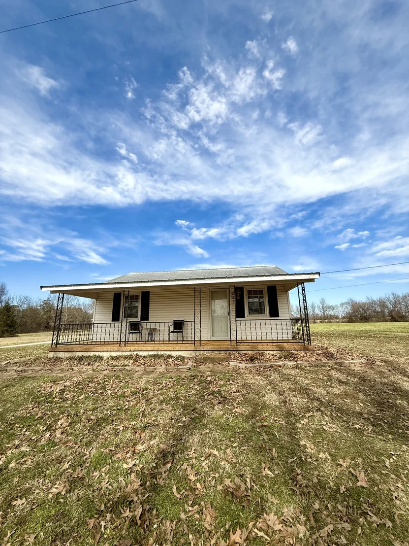 Photo of 237 County Farm Rd