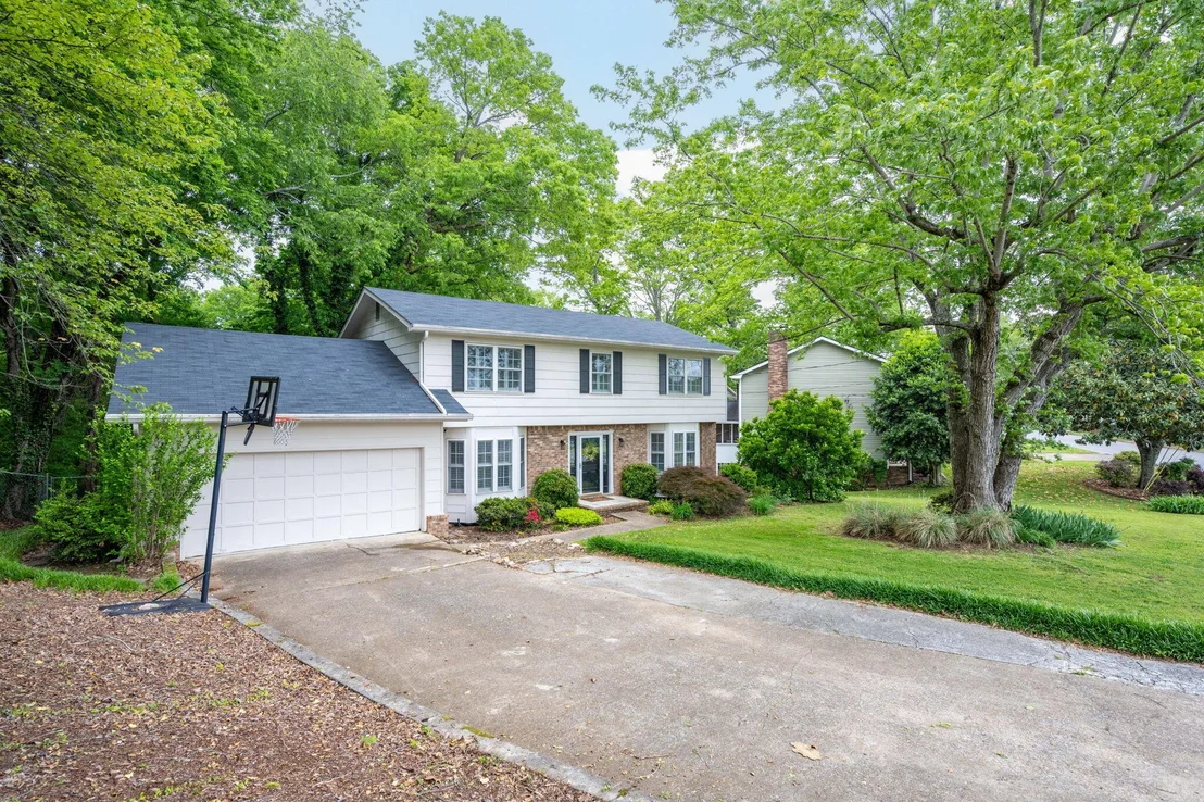 Photo of 497 Glenpoint Lane