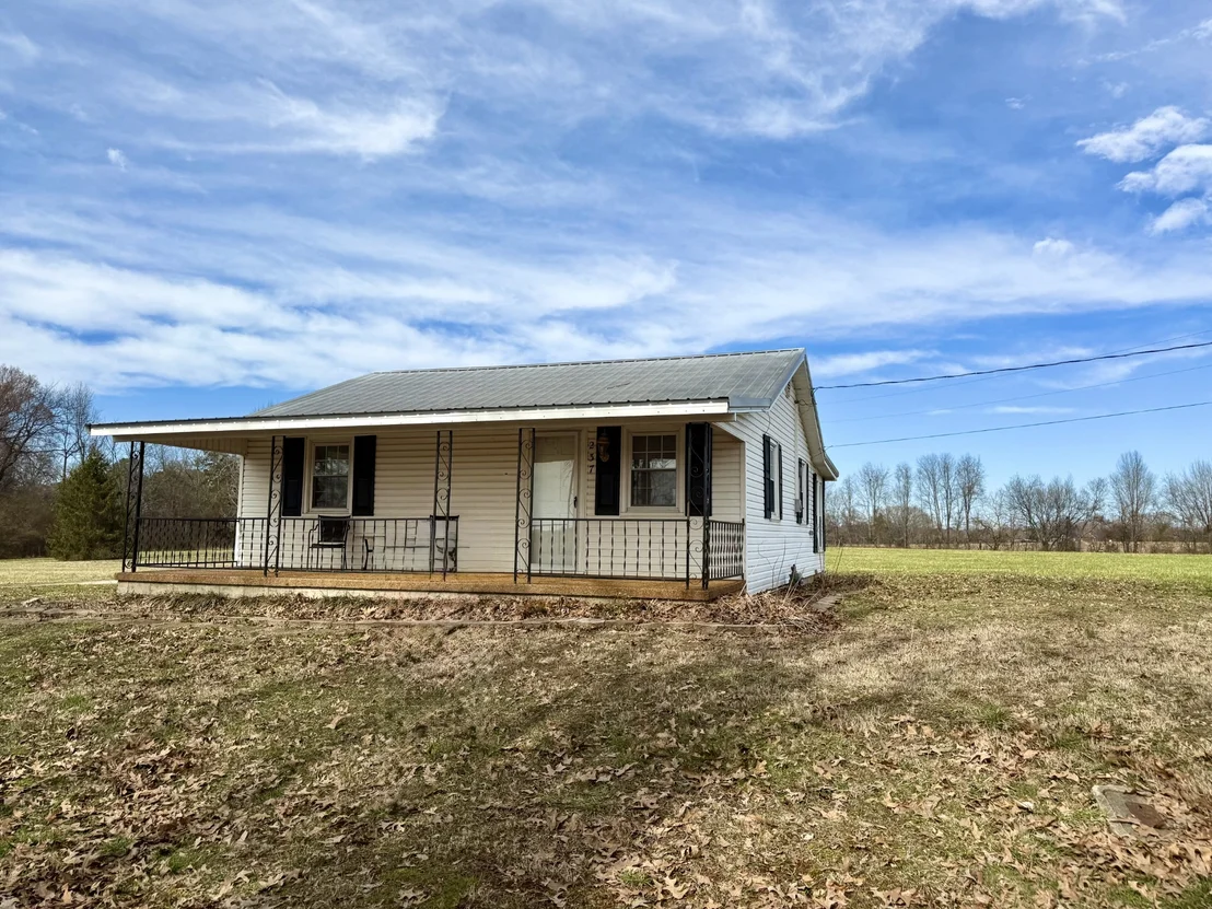 Photo of 237 County Farm Rd