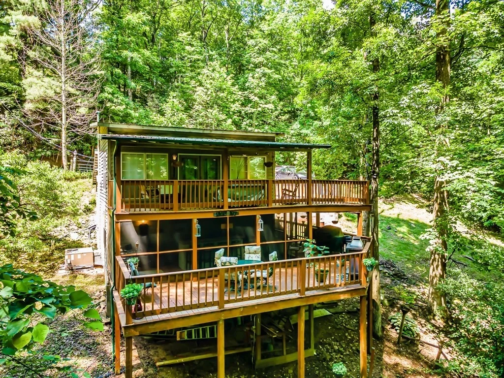 Photo of 2590 Bluff Mountain Road
