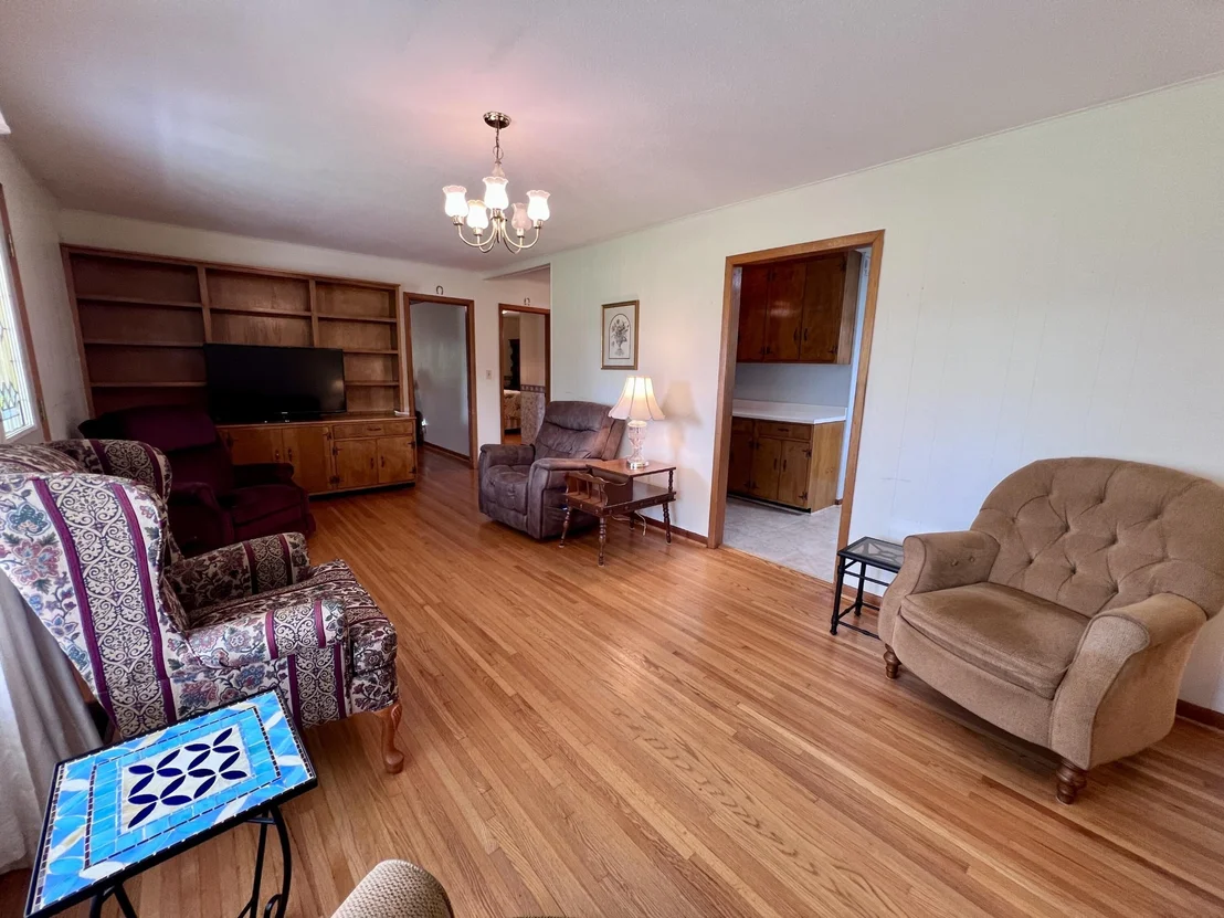 Photo of 1689 Ridge Road