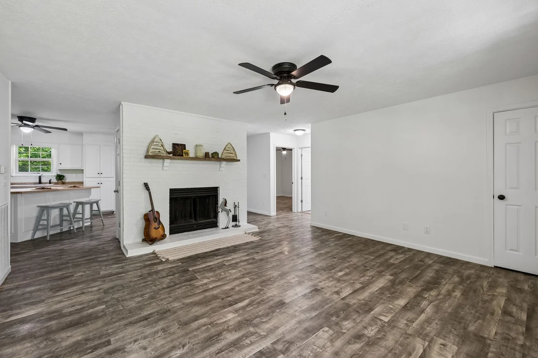 Photo of 619 Longbranch Rd