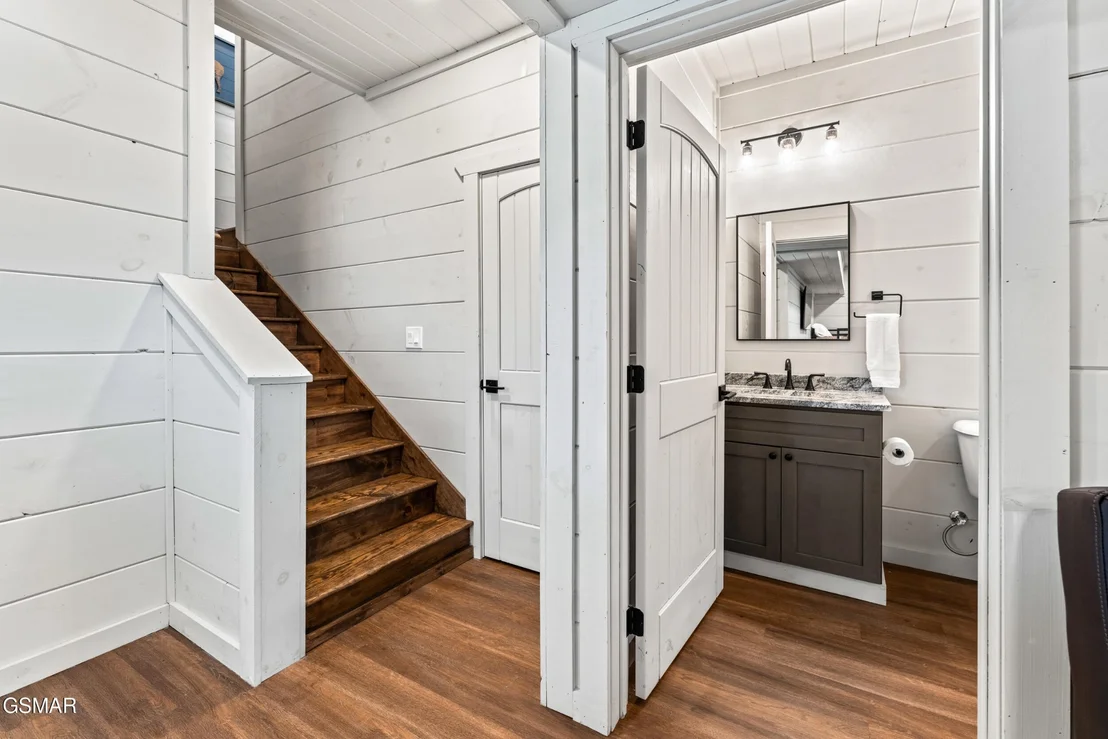 Photo of 2848 Sequoia Road