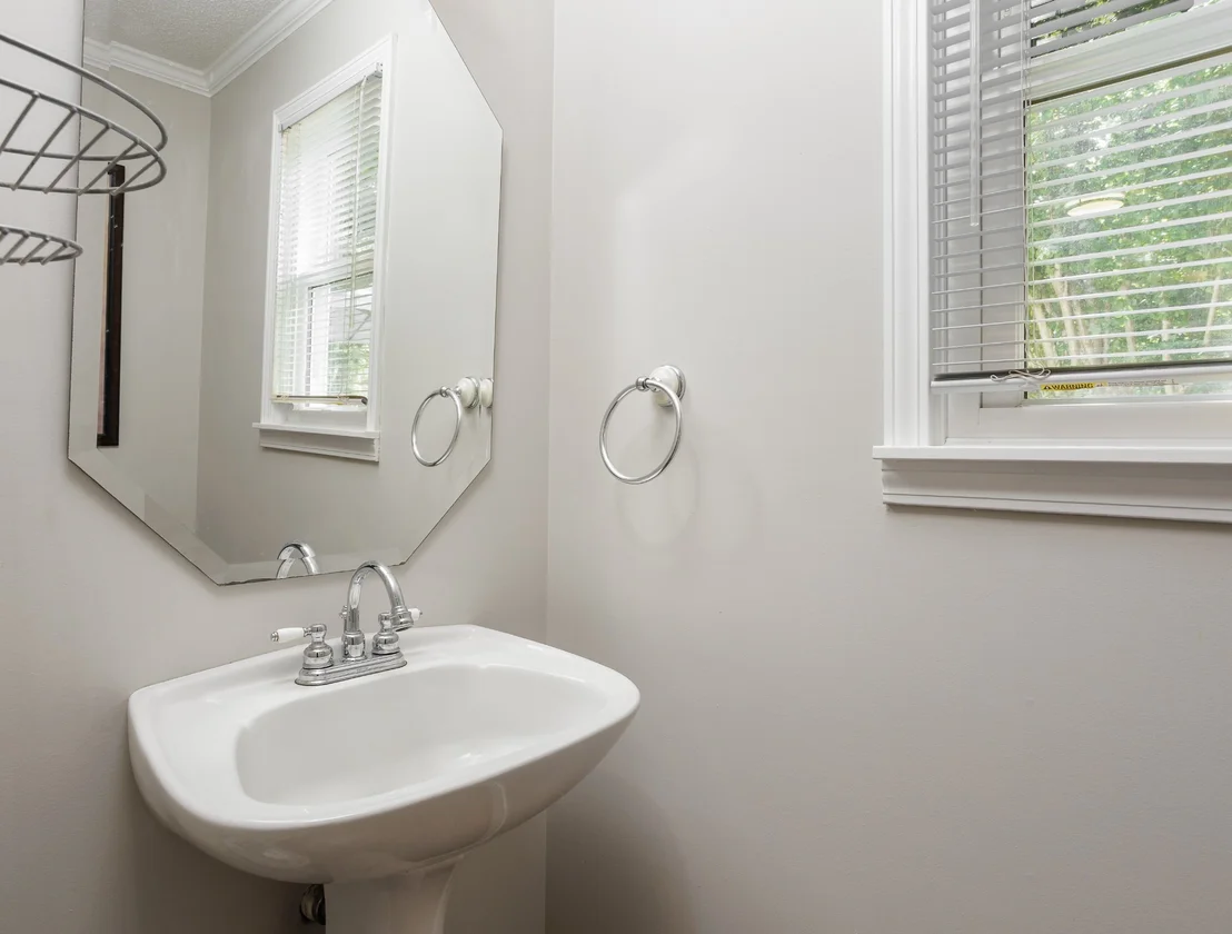Photo of 103 Oakview St