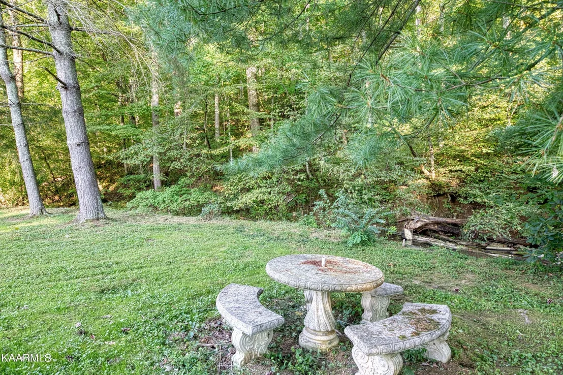 Photo of 215 Brooks Rd