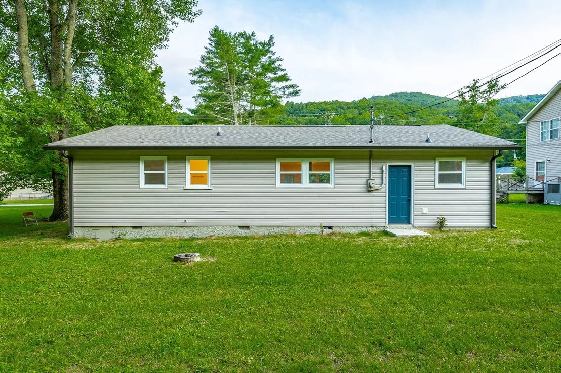 Photo of 830 Pryor Cove Rd