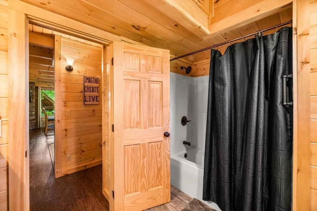 Photo of 220 Alpine Mountain Way