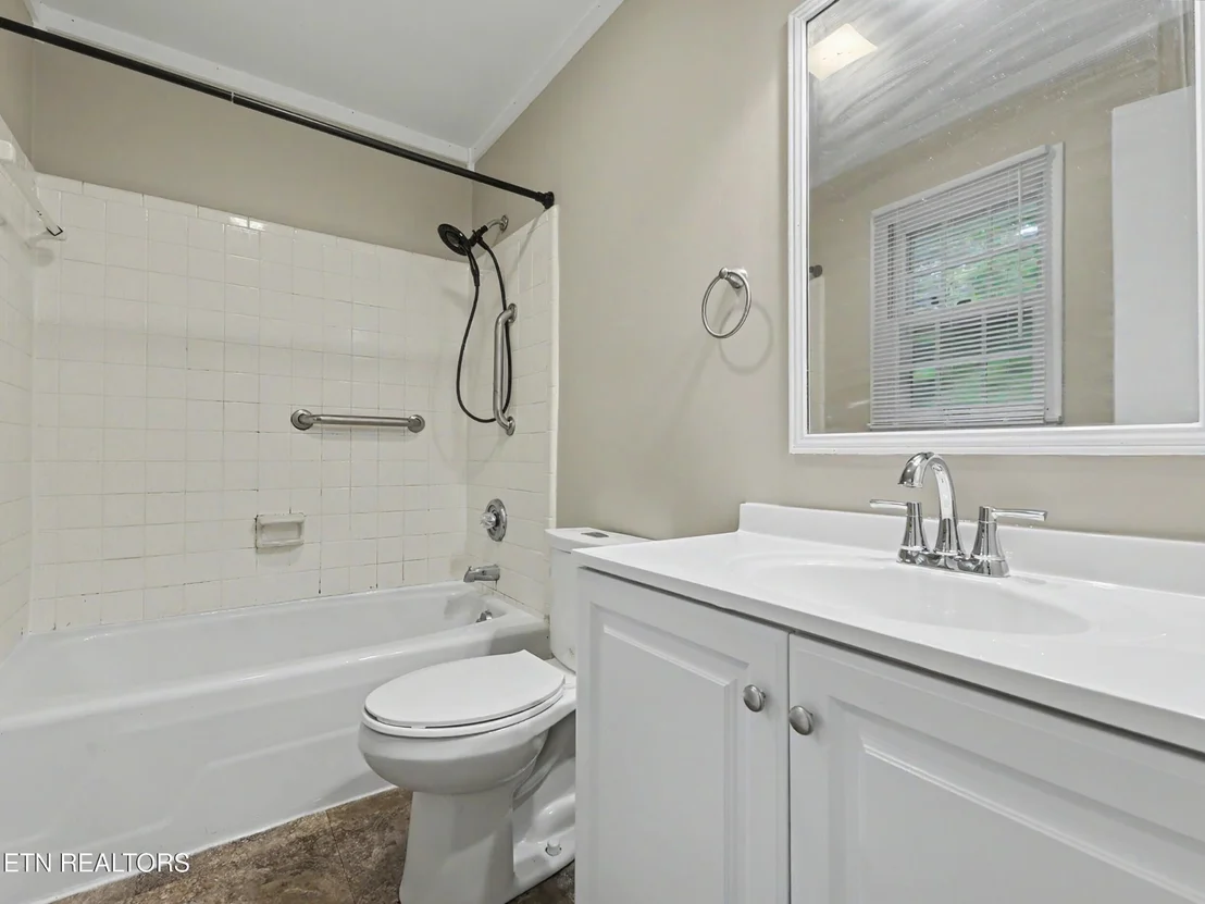 Photo of 7624 Berkshire Blvd