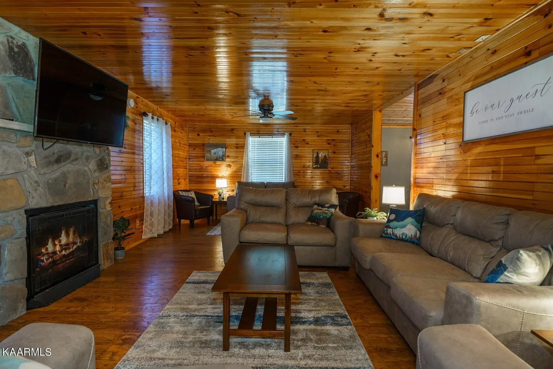 Photo of 1340 Sunrise Drive
