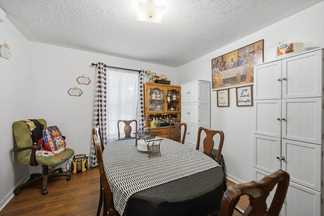 Photo of 915 Sylvan Drive