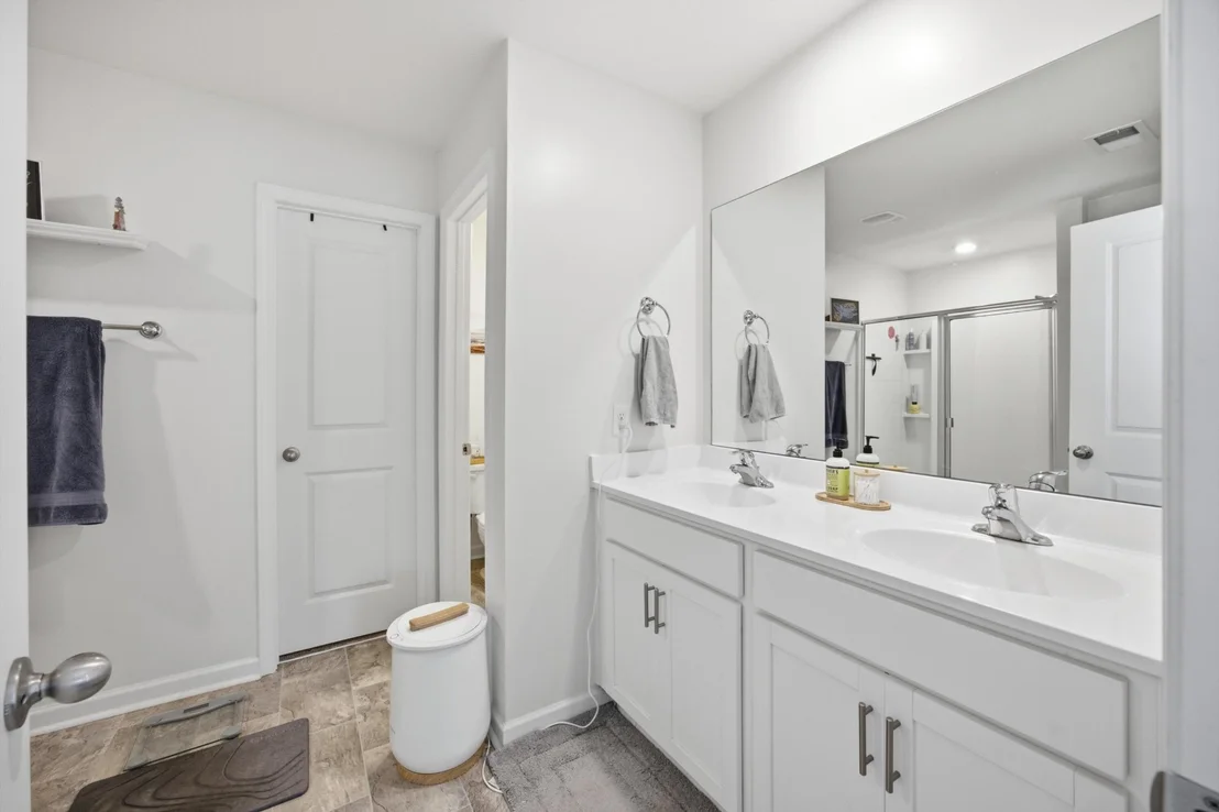 Photo of 49 Ridgelake Circle
