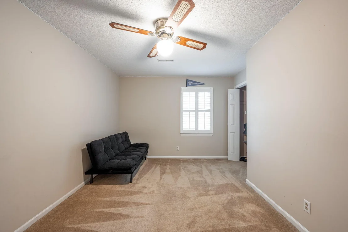 Photo of 497 Glenpoint Lane