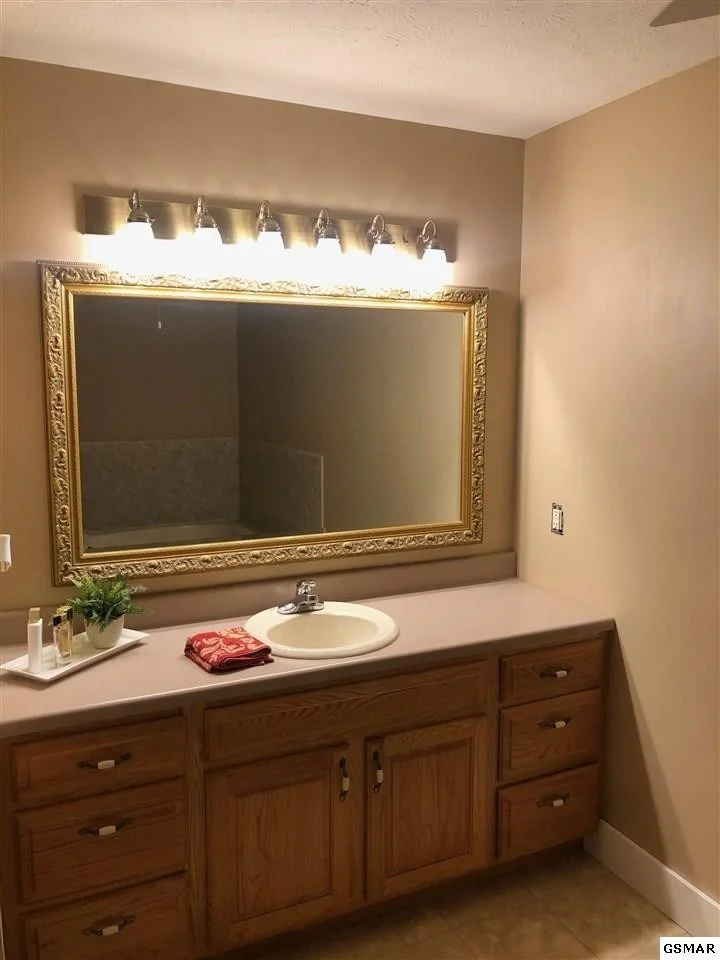Photo of 906 Brenna