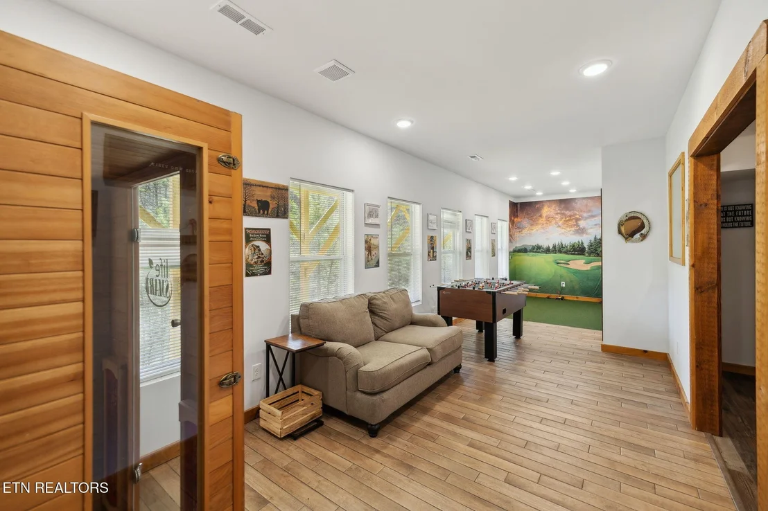 Photo of 330 Rainbow Circle