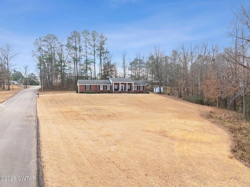 Photo of 607 Colonial Dr