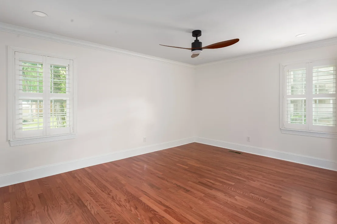 Photo of 102 Colonial Dr